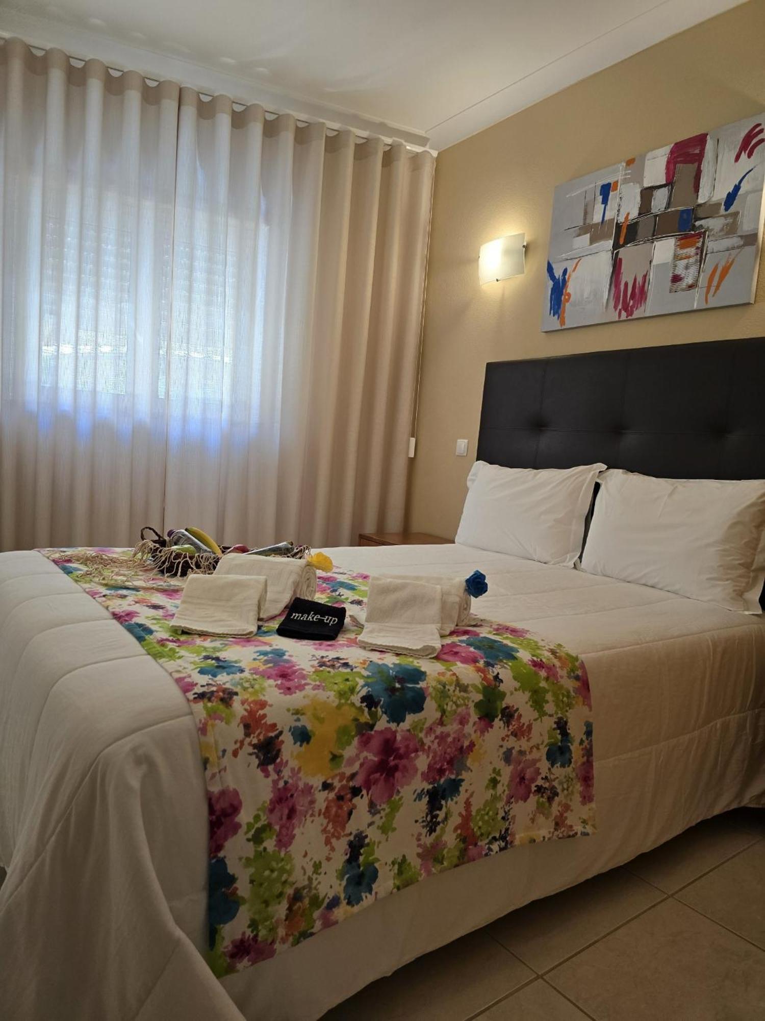 Lc'S Guesthouse Лагуш Экстерьер фото