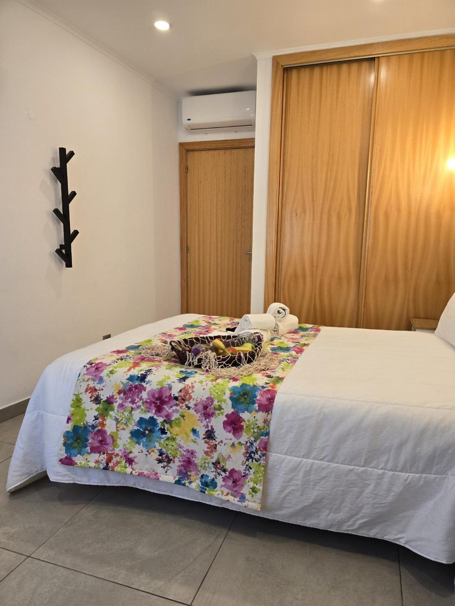 Lc'S Guesthouse Лагуш Экстерьер фото