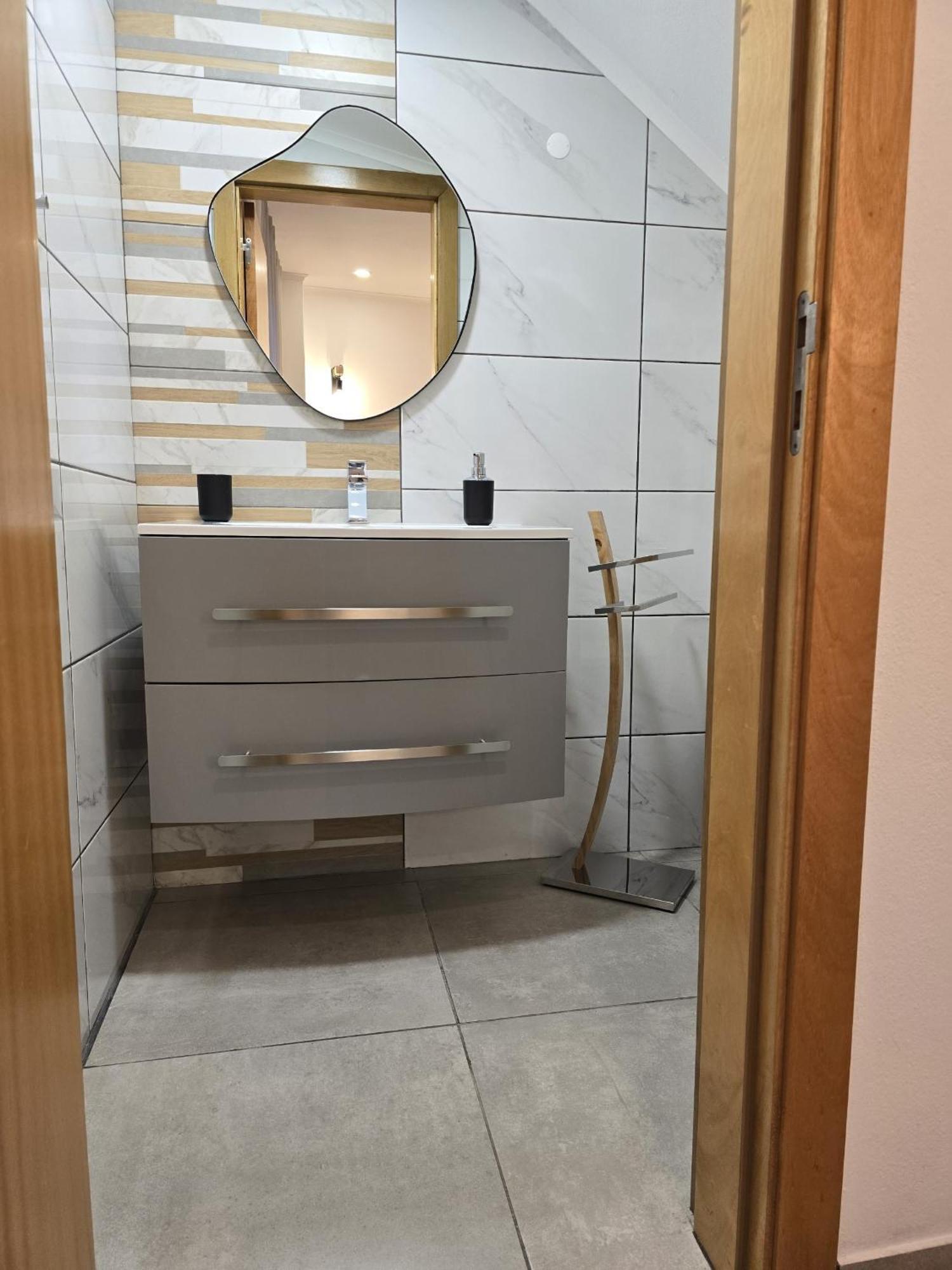 Lc'S Guesthouse Лагуш Экстерьер фото