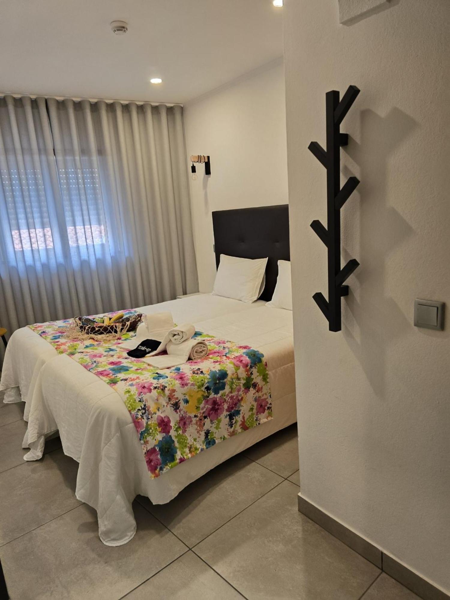 Lc'S Guesthouse Лагуш Экстерьер фото
