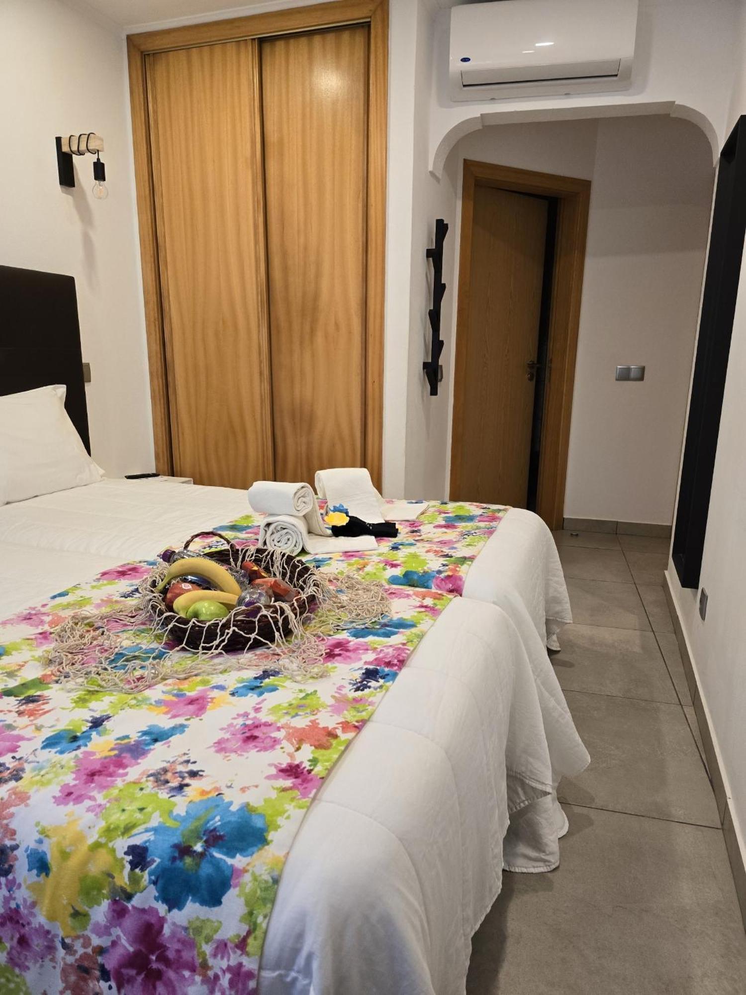Lc'S Guesthouse Лагуш Экстерьер фото